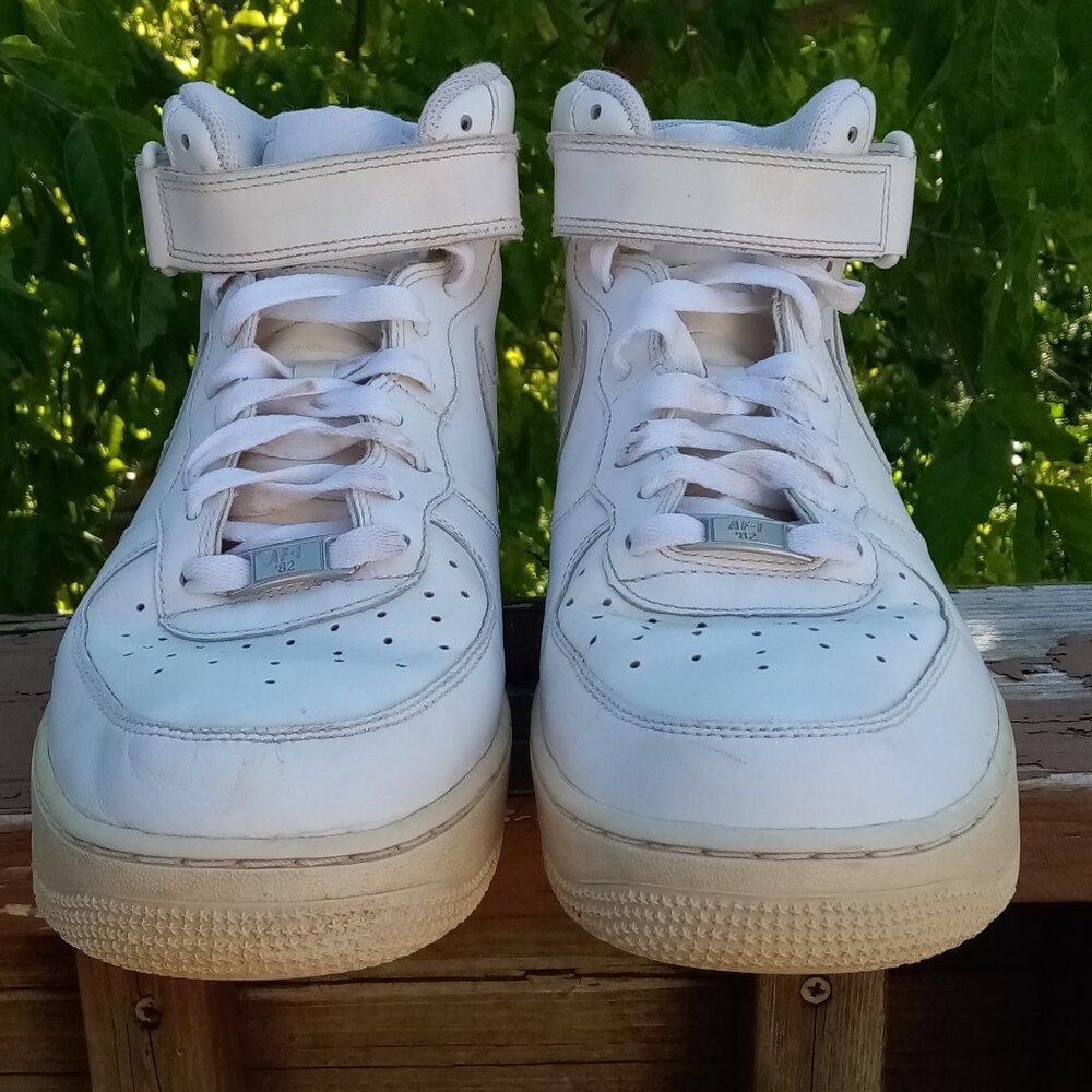 Nike Air AF-1 white sneakers sz 10 1/2 - Picture 4 of 16